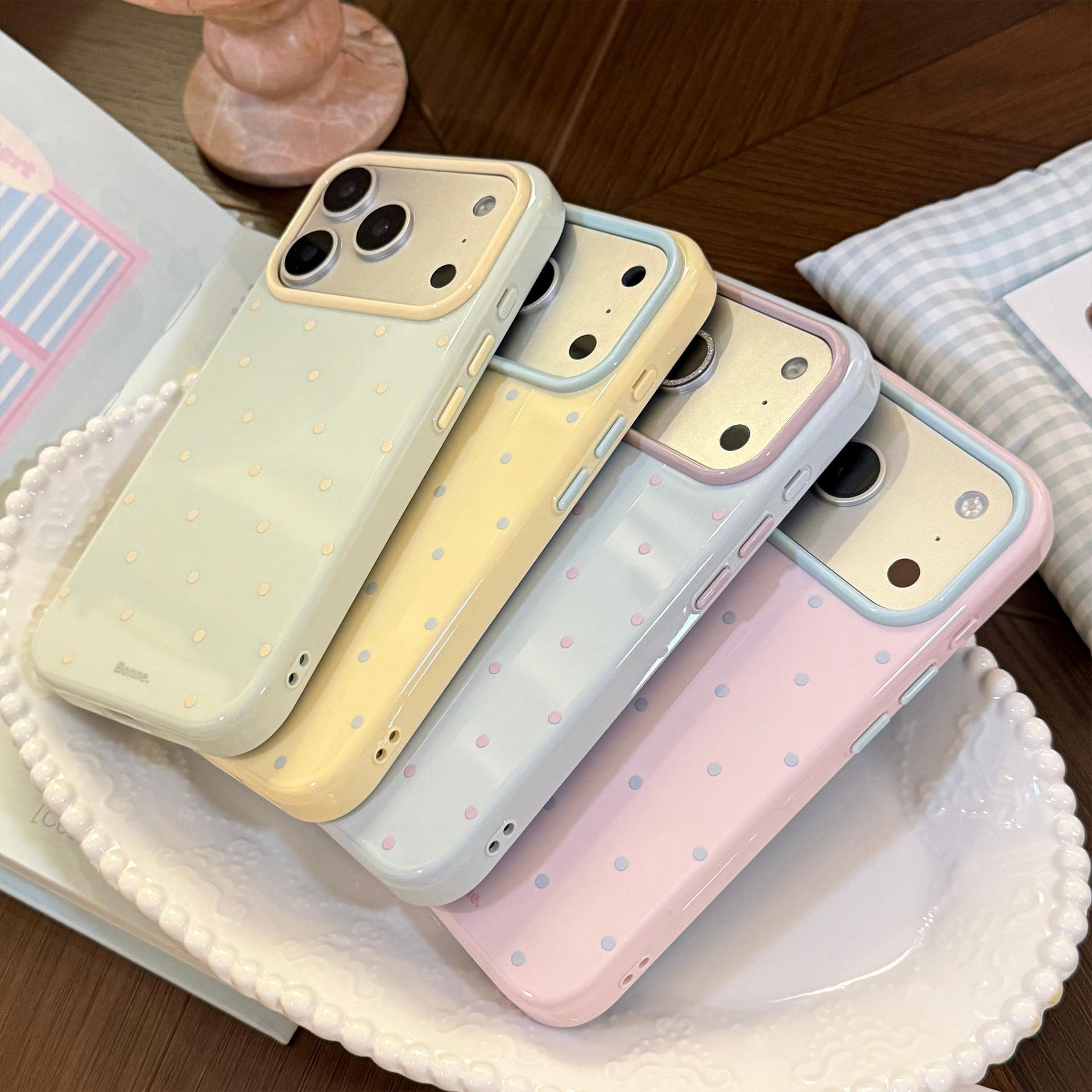 INS Kore Polka Dots Şeker Renk - Apple Iphone 15 incelemesi ve fiyatı